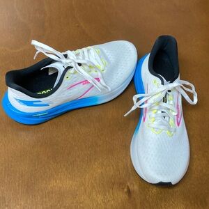 NWOT Women’s Brooks Hyperion White with blue sole & pink/yellow trim lace ups